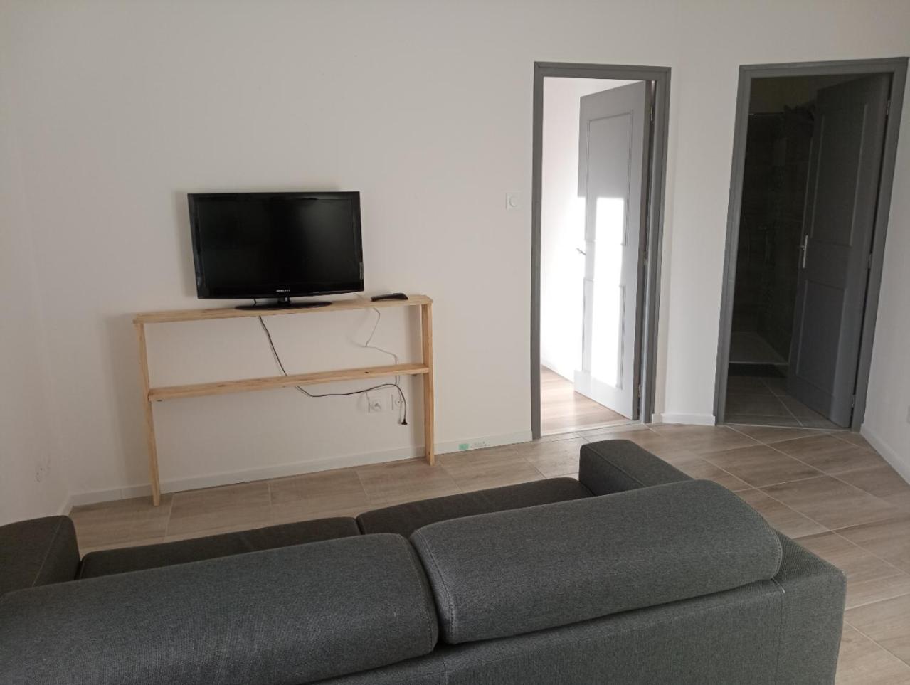 Appart Proche Toutes Commodites Souvigny Eksteriør billede